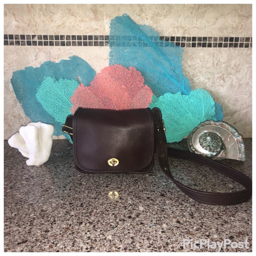 Vintage Coach Legacy Small Flap #9965 in Mahogany with brass turnlock closure.